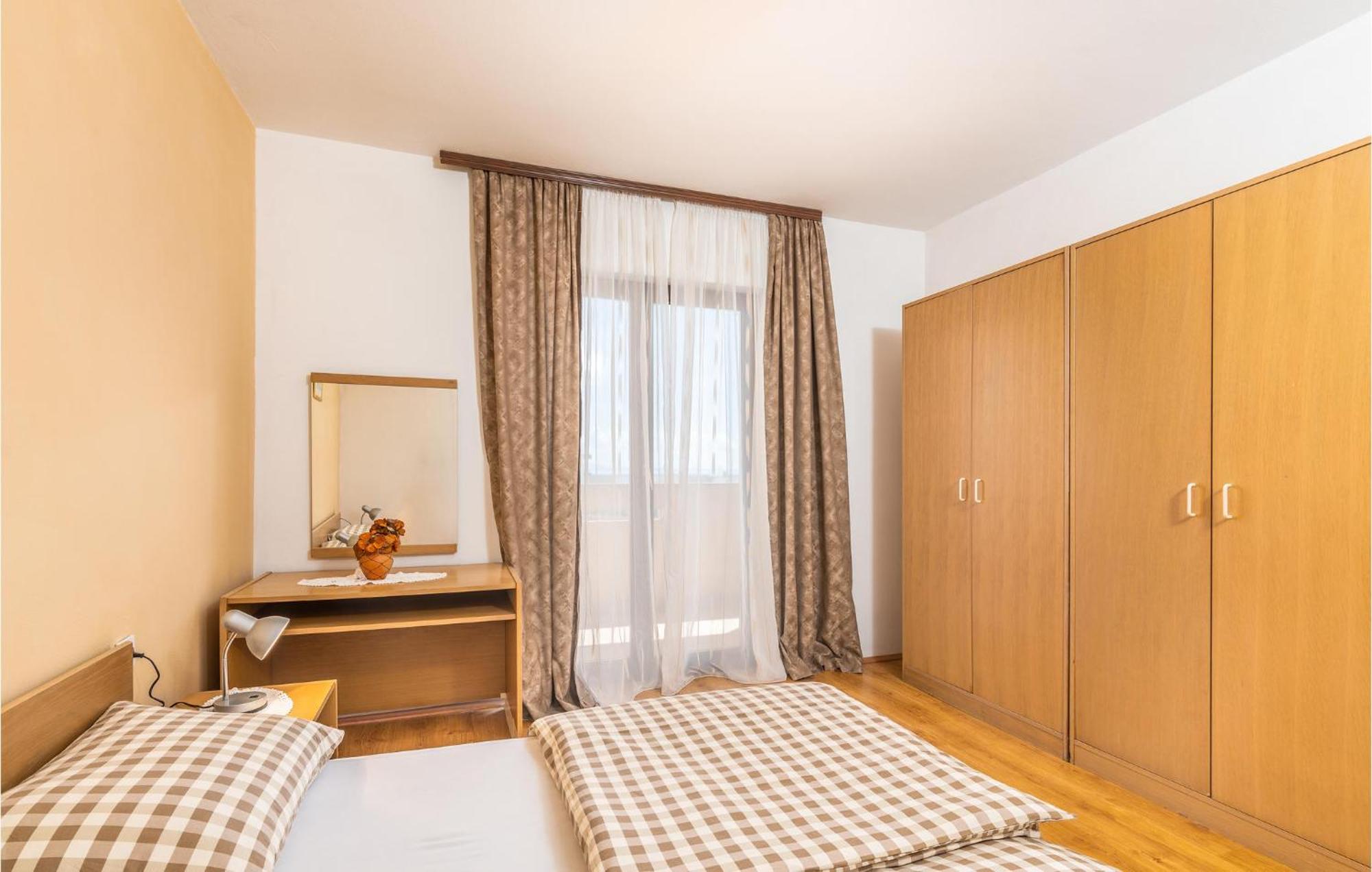 Gorgeous Apartment In Krk With Wifi Krk Town Zewnętrze zdjęcie